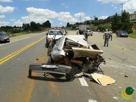 Três pessoas ficam feridas em
acidente na ERS 135 em Passo Fundo - foto 3
