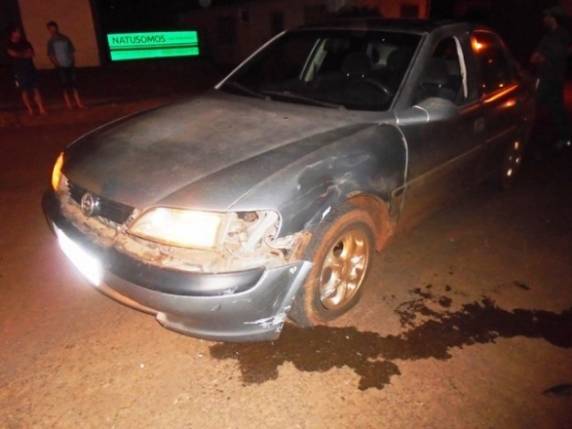 Jovem fica ferida após acidente entre Vectra e Moto na Dahne de Abreu em Horizontina - foto 2