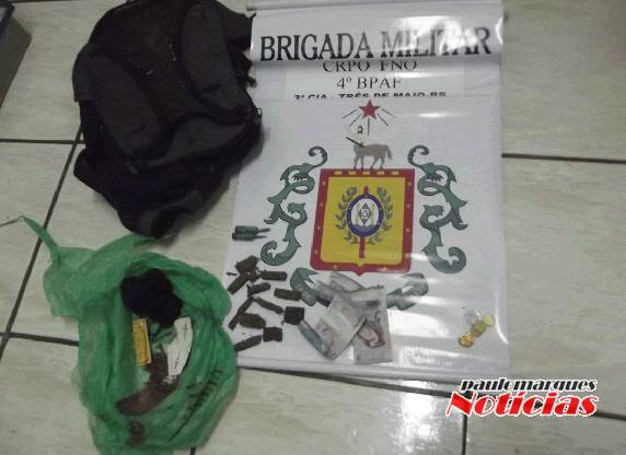 Brigada Militar de Três de Maio prende jovem com 12 pequenos tabletes de maconha - foto 3