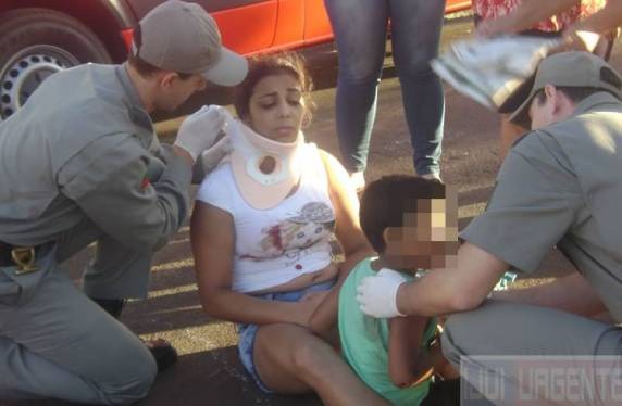 Mãe e filho ficam feridos em colisão que envolveu uma moto e uma caminhonete em Ijuí - foto 2