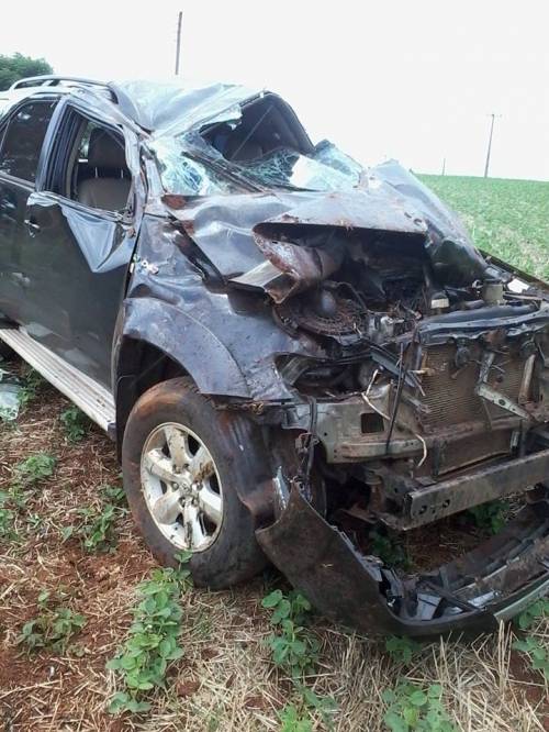 Veículo com quatro pessoas capotou em Vila Bender, no interior de Crissiumal - foto 2