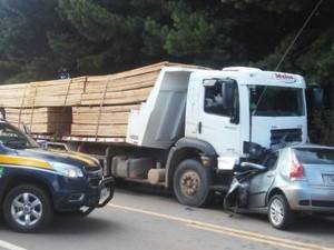 Em cerca de 12 horas, acidentes de trânsito deixam
cinco mortos no RS - foto 3
