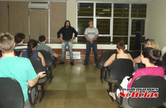 Subvenção do legislativo irá garantir verba dos universitários de Três de Maio, em 2015 - foto 3