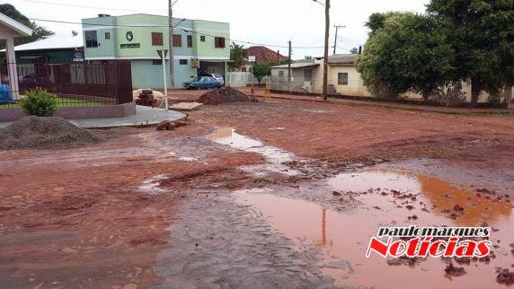 População pede providências em ruas do bairro São Francisco - foto 3