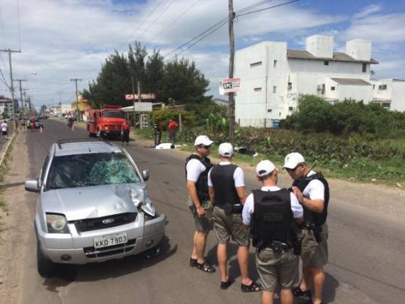 Manuela Teixeira, 19 anos, foi morta após motorista bêbado invadir pista contrária e colidir com moto em Capão da Canoa