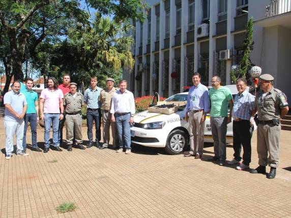 Brigada Militar de Três de Maio é beneficiada com nova viatura e submetralhadora - foto 2