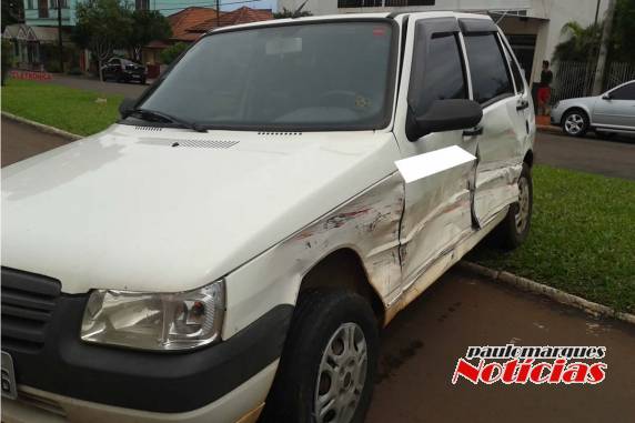 Veículo invade a preferencial e provoca 

acidente na Av. Santa Roa, em Três de Maio - foto 3