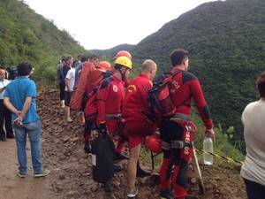 Quatro pessoas
morrem em acidente de trânsito em Santa Catarina - foto 3