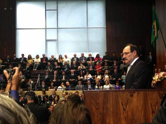 Transmissão de cargo ocorre em 2 momentos, na Assembleia e no Piratini