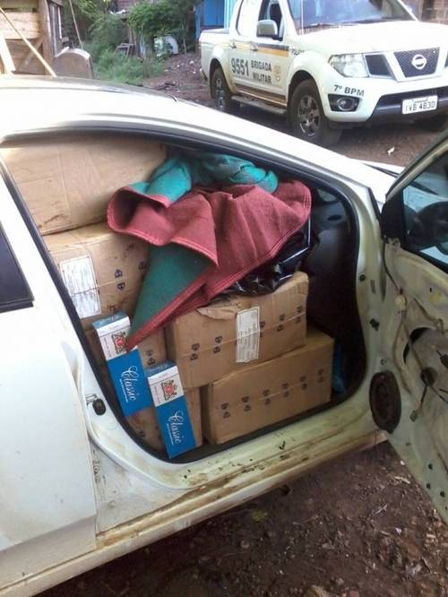 Veículo roubado em Canoas foi encontrado cheio de cigarros contrabandeados na localidade de Três Ilhas - foto 3