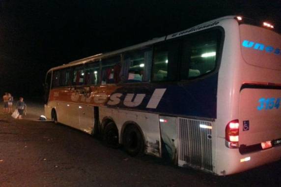 Motorista de carreta morre em acidente envolvendo ônibus da Unesul na BR-386 em Marques de Souza - foto 2