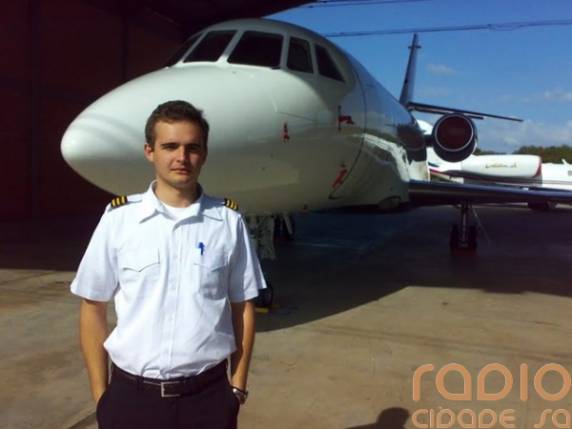 Piloto Santo-angelense morre em acidente aéreo na manhã desta quarta-
feira - foto 2