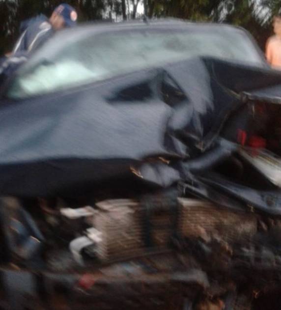 Veículo de Três de Maio se envolve em acidente em
Santa Rosa na noite desta sexta-feira - foto 3