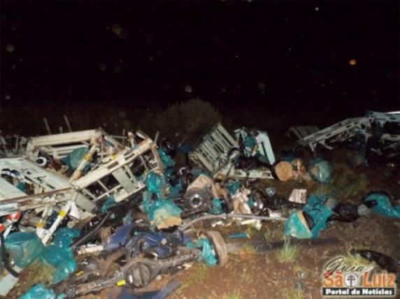 Carreta tomba na BR 285 e deixa motorista gravemente ferido - foto 3