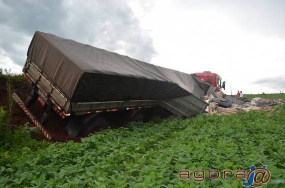 Duas
mortes seguidas na BR 285 em Santa Bárbara do Sul, um bebê de quatro meses e um motoqueiro de 61 anos - foto 3