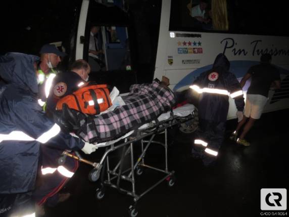 Adolescente assume volante de ônibus após motorista desmaiar em acidente - foto 3