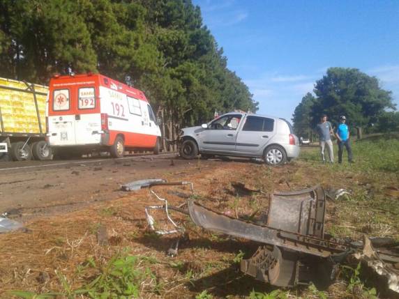Acidente na BR 386 deixa duas pessoas feridas - foto 2