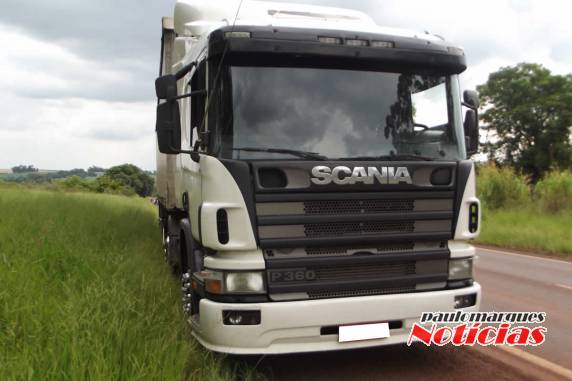 Acidente com danos materiais envolve carreta e automóvel na BR 472, em Três de Maio - foto 3