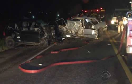 Jovens e adolescente mortos eram amigos e moravam no mesmo bairro - foto 3