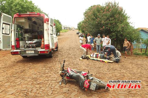 Piloto de moto fica ferido em colisão com automóvel no 

bairro São Pedro - foto 2