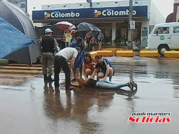 Jovem foi atropelada enquanto cruzava pela faixa de segurança no centro de Três de Maio - foto 3