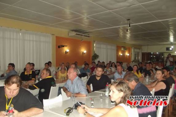 Sicredi mantém trajetória de crescimento em 2014 - foto 2