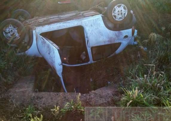 Veículo capota na ERS 392 em Jóia - foto 3