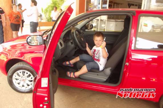 ACI/Sindilojas entrega o carro do Promocional Três de Maio é Show - foto 2