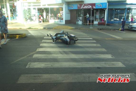 Acidente envolvendo moto e
automóvel deixa uma jovem ferida em Três de Maio - foto 2