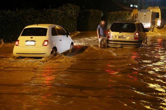 Defesa Civil monitora pontos críticos de Santa Catarina após fortes chuvas - foto 3