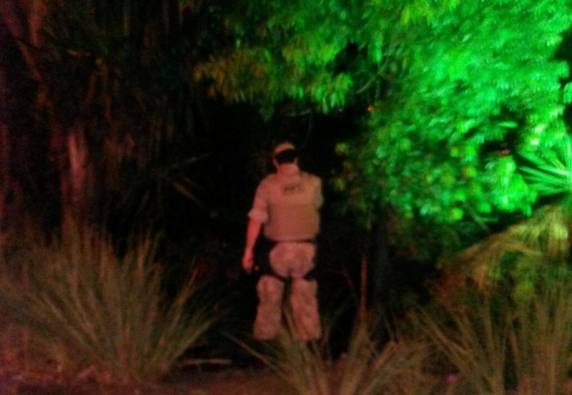 Homem desacata policiais e pula no rio para fugir de prisão - foto 3