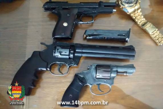 Acusados de roubo em Jaraguá do Sul presos, armas aprendidas e dinheiro recuperado - foto 3