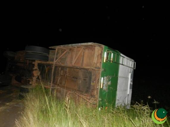Dupla é presa após tombar
ônibus entre Passo Fundo e Carazinho - foto 2