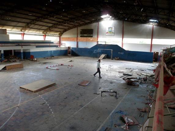 Ginásio continua abandonado em Itapema - foto 3