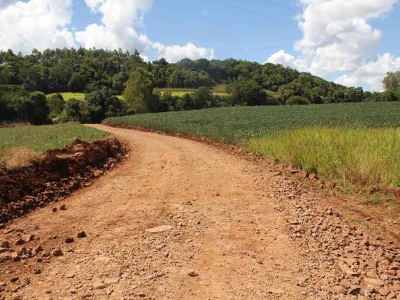 Executivo vistoria obras nas estradas do
interior de Três de Maio - foto 5