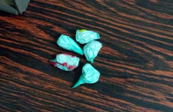 Jovem é preso com cocaína dentro de muletas em Santiago - foto 2