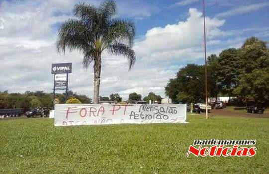 Caminhoneiros se mobilizam em protesto no trevo de Boa Vista do
Buricá - foto 5