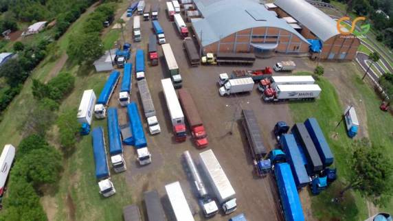 Mais de 40 máquinas estão no trevo de São Miguel do Oeste - foto 2