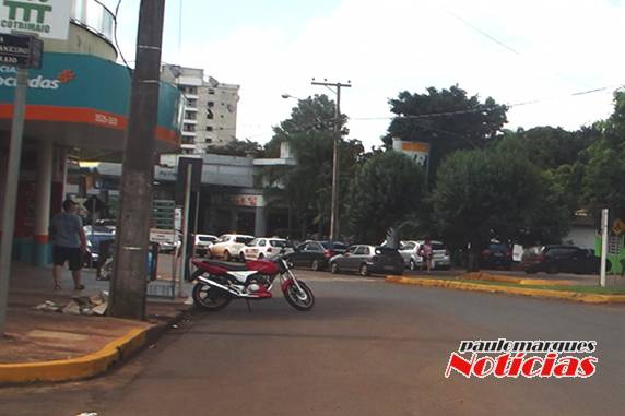 Motoristas lotam postos de combustíveis em Três de Maio - foto 3