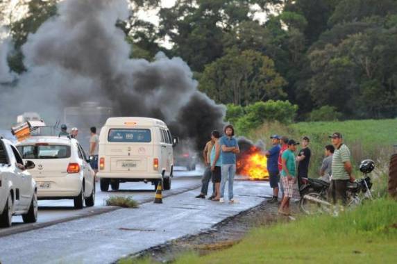 Entidades manifestaram apoio ao movimento dos motoristas e agricultores