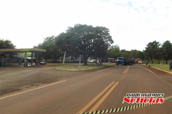 Caminhoneiros trancam o trevo em Independência - foto 2
