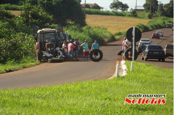 Movimento dos caminhoneiros fecha o trevo de acesso a Três de Maio - foto 5
