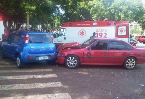 Colisão no centro de Santo Ângelo deixa uma pessoa ferida - foto 3