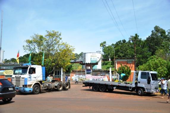 Base da Petrobras de Ijuí é fechada por caminhoneiros e agricultores - foto 3