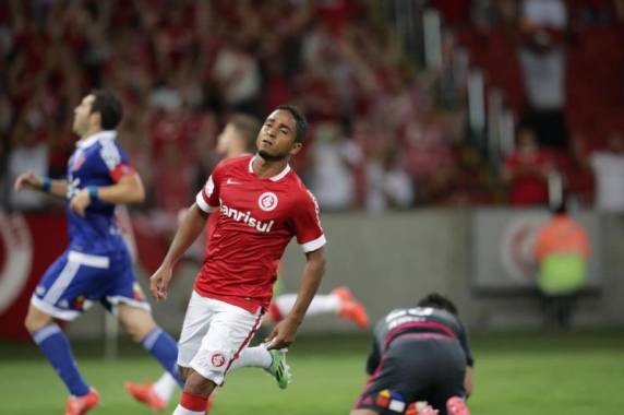 Antes do Gre-Nal, Inter vence a La U por 3 a 1 - foto 2