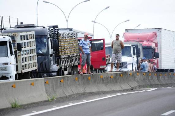 Força Nacional de Segurança
Pública auxilia na desobstrução da BR-101 - foto 7