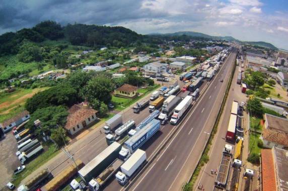 Força Nacional de Segurança
Pública auxilia na desobstrução da BR-101 - foto 5
