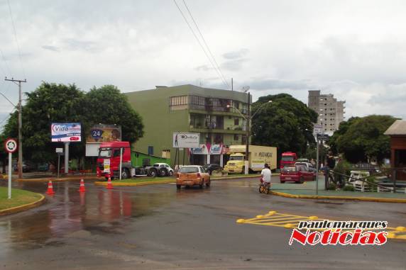 Com a adesão de 

agricultores os veículos cruzaram pelas ruas centrais da cidade