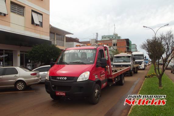 Caminhoneiros promovem carreata com buzinaço em Três de Maio - foto 6