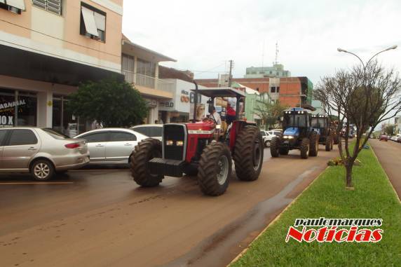 Caminhoneiros promovem carreata com buzinaço em Três de Maio - foto 3